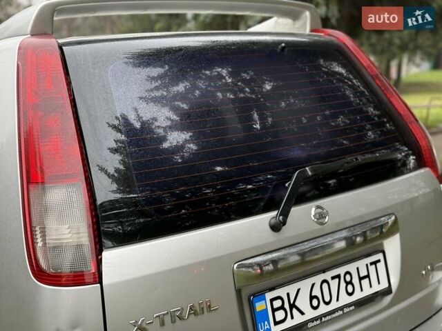 Серый Ниссан ИксТрейл, объемом двигателя 2.18 л и пробегом 280 тыс. км за 5850 $, фото 25 на Automoto.ua