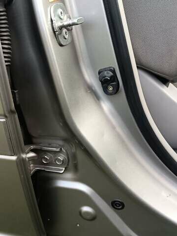 Серый Ниссан ИксТрейл, объемом двигателя 2.2 л и пробегом 350 тыс. км за 3400 $, фото 24 на Automoto.ua