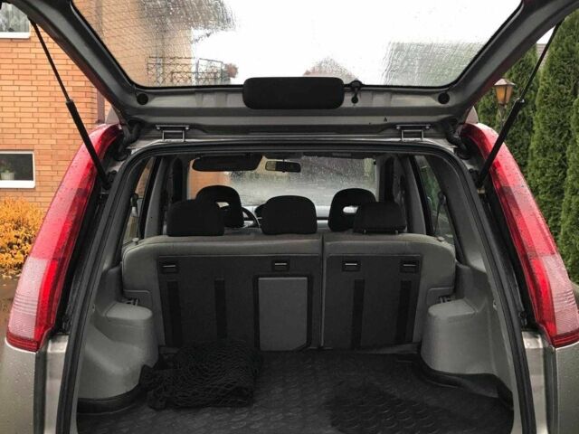 Серый Ниссан ИксТрейл, объемом двигателя 2.2 л и пробегом 188 тыс. км за 3850 $, фото 21 на Automoto.ua