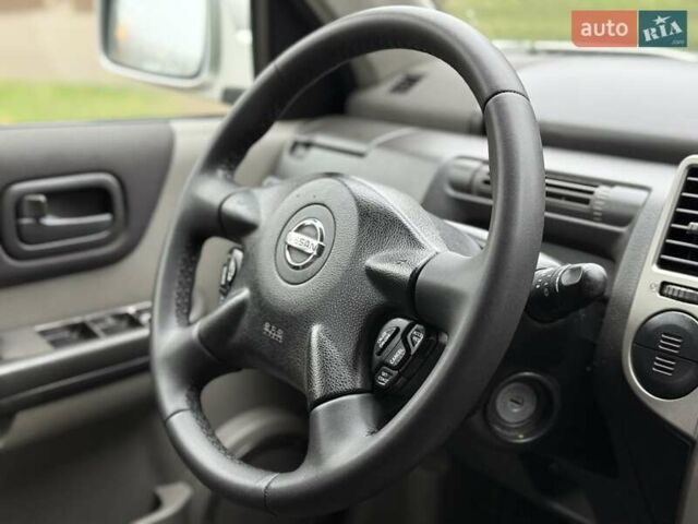 Серый Ниссан ИксТрейл, объемом двигателя 2.18 л и пробегом 280 тыс. км за 5850 $, фото 36 на Automoto.ua