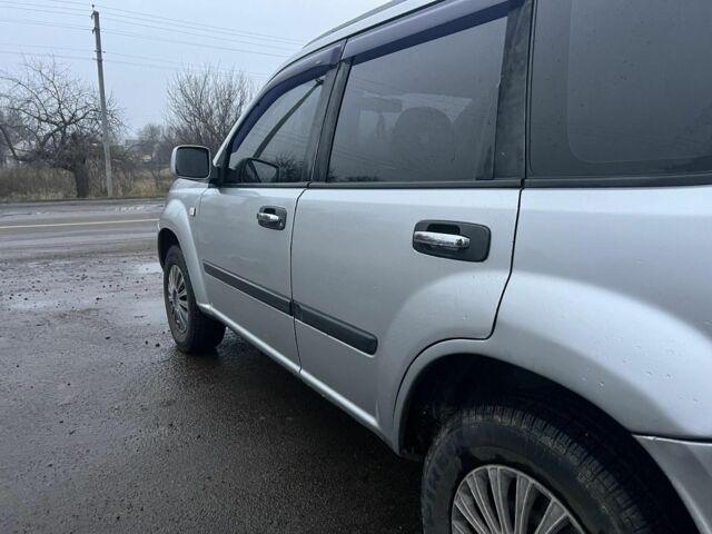 Сірий Ніссан ІксТрейл, об'ємом двигуна 0 л та пробігом 290 тис. км за 5700 $, фото 8 на Automoto.ua