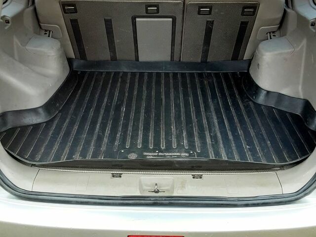 Серый Ниссан ИксТрейл, объемом двигателя 2 л и пробегом 210 тыс. км за 4500 $, фото 7 на Automoto.ua