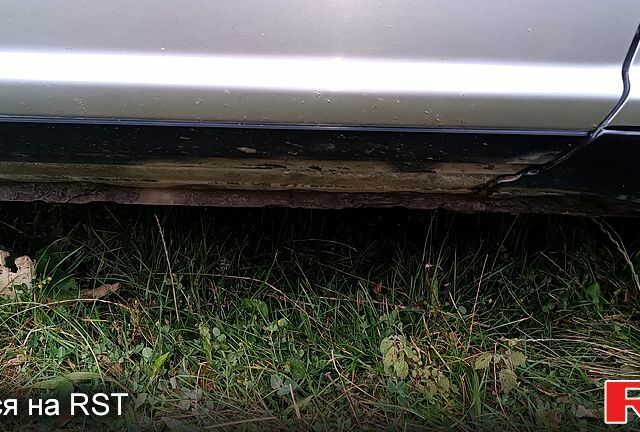 Серый Ниссан ИксТрейл, объемом двигателя 2.2 л и пробегом 350 тыс. км за 3550 $, фото 7 на Automoto.ua