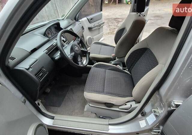 Серый Ниссан ИксТрейл, объемом двигателя 2.2 л и пробегом 490 тыс. км за 6000 $, фото 16 на Automoto.ua