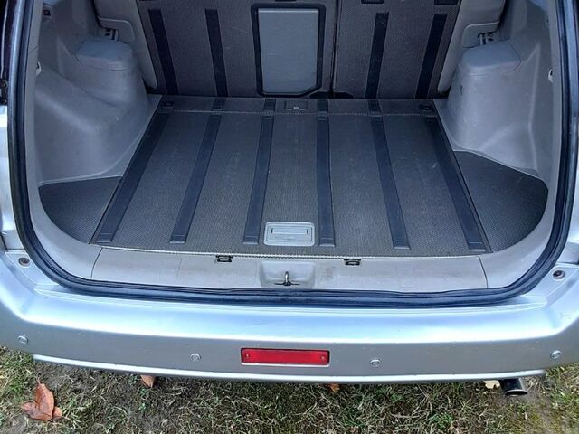 Серый Ниссан ИксТрейл, объемом двигателя 2 л и пробегом 210 тыс. км за 4500 $, фото 6 на Automoto.ua