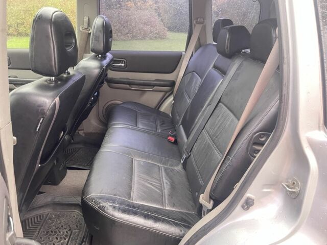 Серый Ниссан ИксТрейл, объемом двигателя 2.2 л и пробегом 287 тыс. км за 4750 $, фото 18 на Automoto.ua