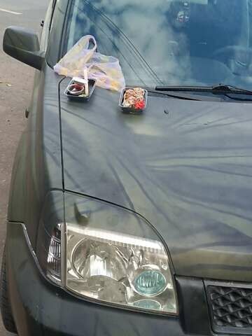 Серый Ниссан ИксТрейл, объемом двигателя 2.2 л и пробегом 357 тыс. км за 3500 $, фото 1 на Automoto.ua