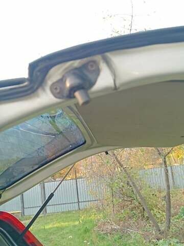 Серый Ниссан ИксТрейл, объемом двигателя 2.2 л и пробегом 350 тыс. км за 3400 $, фото 5 на Automoto.ua