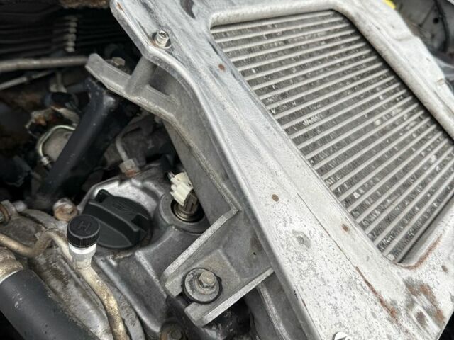 Серый Ниссан ИксТрейл, объемом двигателя 2.2 л и пробегом 313 тыс. км за 4400 $, фото 12 на Automoto.ua