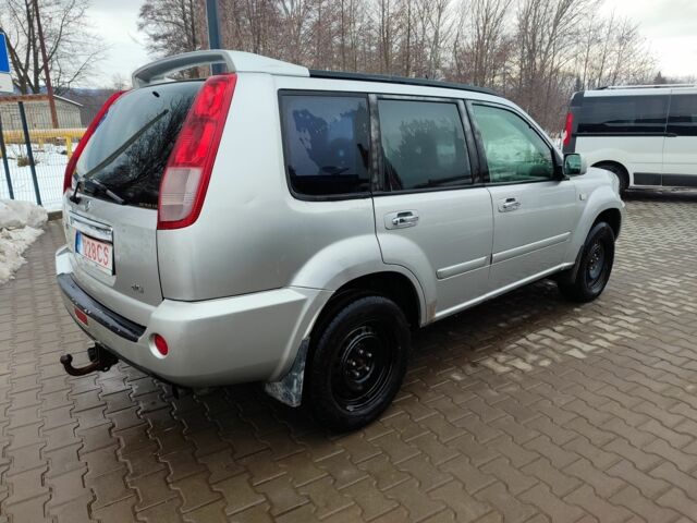 Серый Ниссан ИксТрейл, объемом двигателя 0 л и пробегом 353 тыс. км за 3850 $, фото 4 на Automoto.ua