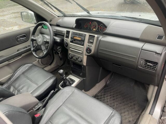 Серый Ниссан ИксТрейл, объемом двигателя 2.2 л и пробегом 287 тыс. км за 4750 $, фото 15 на Automoto.ua