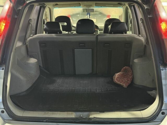 Серый Ниссан ИксТрейл, объемом двигателя 2.2 л и пробегом 100 тыс. км за 3950 $, фото 14 на Automoto.ua