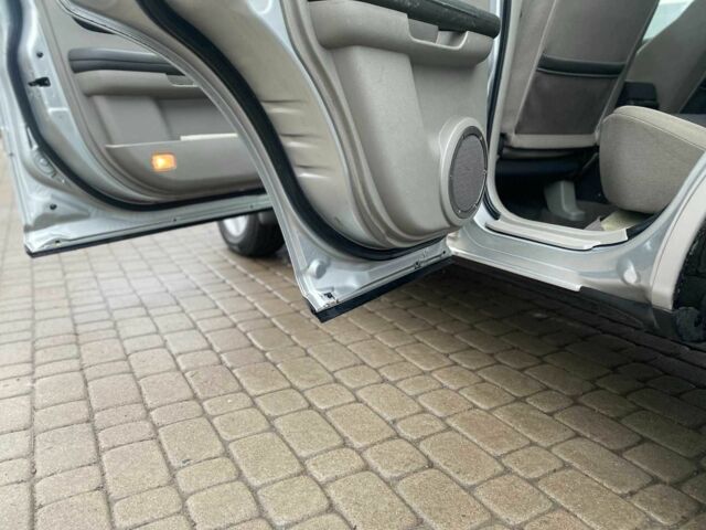 Серый Ниссан ИксТрейл, объемом двигателя 2.2 л и пробегом 272 тыс. км за 4500 $, фото 12 на Automoto.ua