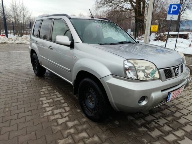 Серый Ниссан ИксТрейл, объемом двигателя 0 л и пробегом 353 тыс. км за 3850 $, фото 6 на Automoto.ua