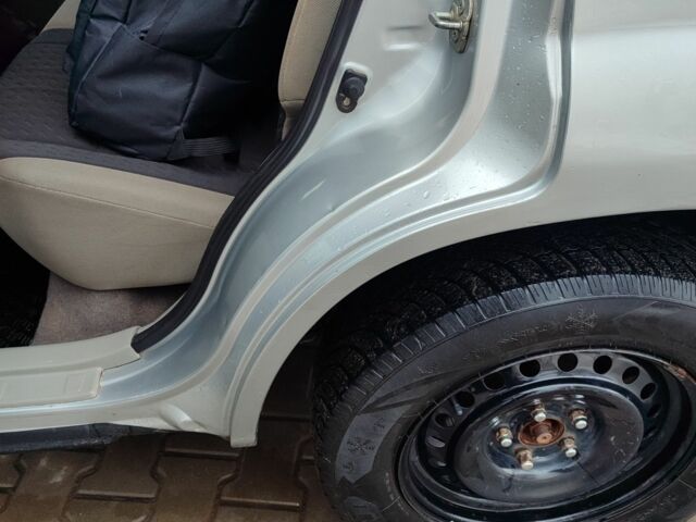 Серый Ниссан ИксТрейл, объемом двигателя 0 л и пробегом 353 тыс. км за 3850 $, фото 9 на Automoto.ua