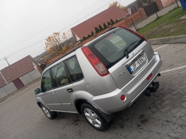 Серый Ниссан ИксТрейл, объемом двигателя 2.2 л и пробегом 290 тыс. км за 3700 $, фото 1 на Automoto.ua