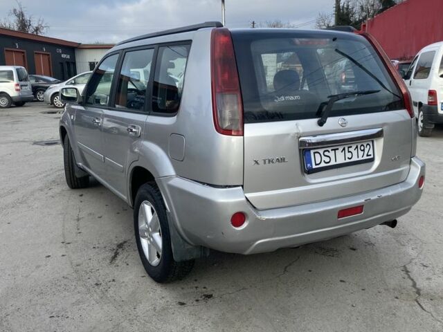 Сірий Ніссан ІксТрейл, об'ємом двигуна 0 л та пробігом 230 тис. км за 3499 $, фото 6 на Automoto.ua