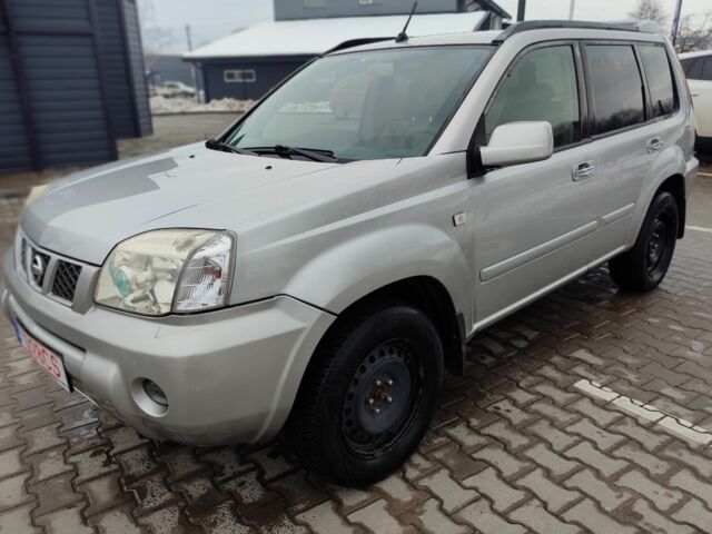 Серый Ниссан ИксТрейл, объемом двигателя 0 л и пробегом 353 тыс. км за 3850 $, фото 1 на Automoto.ua