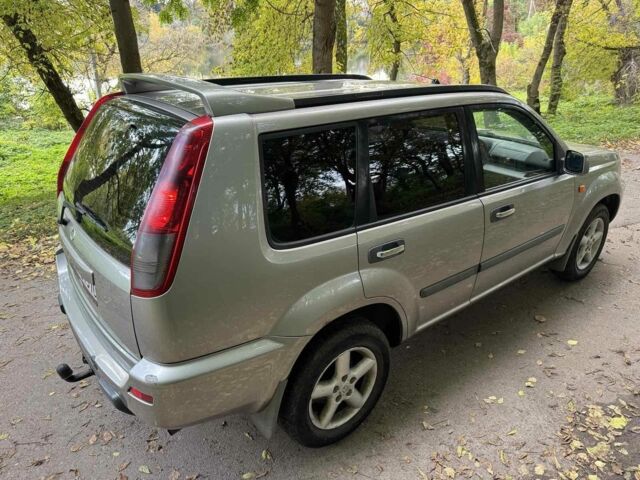 Серый Ниссан ИксТрейл, объемом двигателя 2.2 л и пробегом 240 тыс. км за 3100 $, фото 10 на Automoto.ua