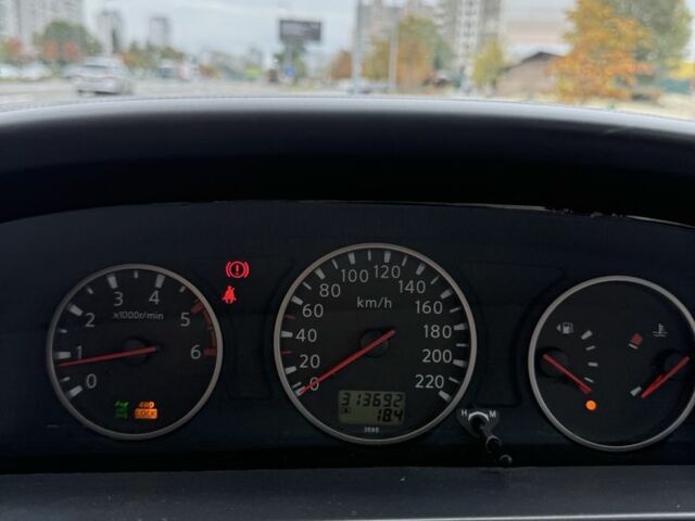 Серый Ниссан ИксТрейл, объемом двигателя 2.2 л и пробегом 313 тыс. км за 4400 $, фото 11 на Automoto.ua