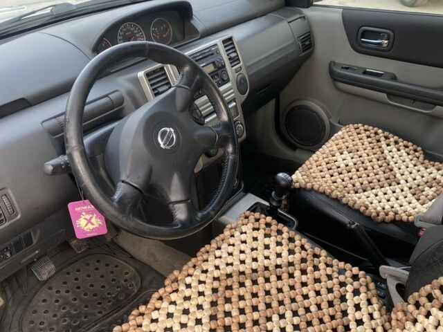 Сірий Ніссан ІксТрейл, об'ємом двигуна 0 л та пробігом 230 тис. км за 3499 $, фото 9 на Automoto.ua