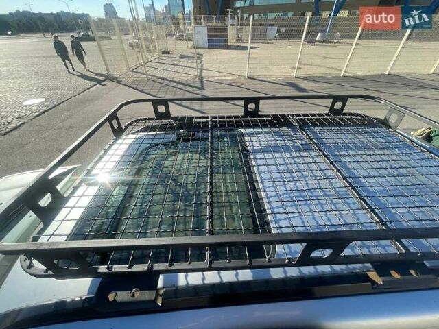 Серый Ниссан ИксТрейл, объемом двигателя 2.18 л и пробегом 405 тыс. км за 5500 $, фото 4 на Automoto.ua