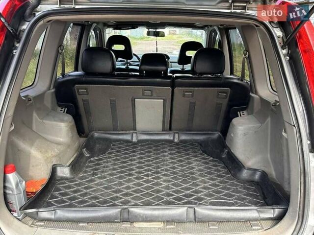 Серый Ниссан ИксТрейл, объемом двигателя 2.18 л и пробегом 300 тыс. км за 5500 $, фото 13 на Automoto.ua