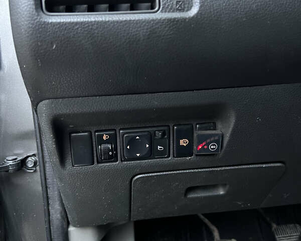 Серый Ниссан ИксТрейл, объемом двигателя 2 л и пробегом 303 тыс. км за 4699 $, фото 5 на Automoto.ua