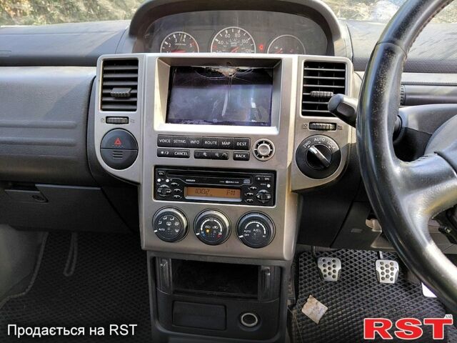 Серый Ниссан ИксТрейл, объемом двигателя 2.2 л и пробегом 179 тыс. км за 3320 $, фото 8 на Automoto.ua