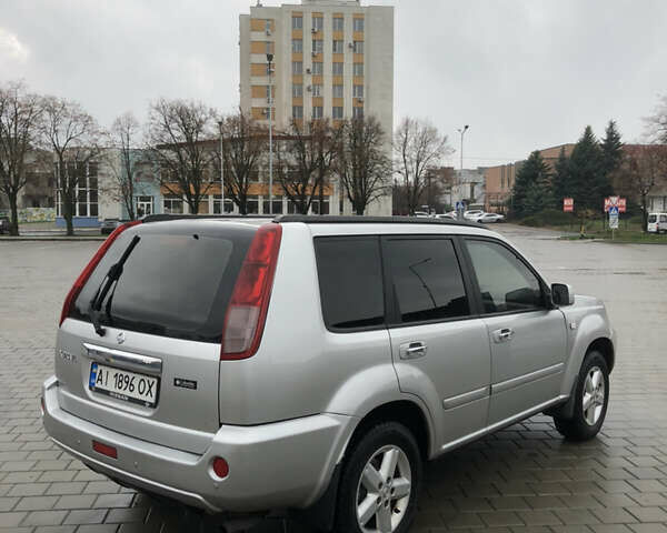 Серый Ниссан ИксТрейл, объемом двигателя 2 л и пробегом 192 тыс. км за 6600 $, фото 6 на Automoto.ua