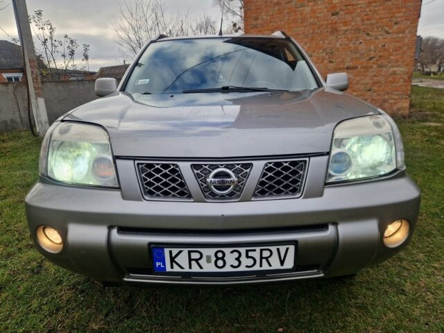 Сірий Ніссан ІксТрейл, об'ємом двигуна 2.2 л та пробігом 239 тис. км за 3900 $, фото 9 на Automoto.ua