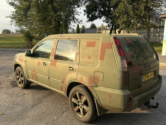 Сірий Ніссан ІксТрейл, об'ємом двигуна 2.2 л та пробігом 258 тис. км за 2800 $, фото 3 на Automoto.ua