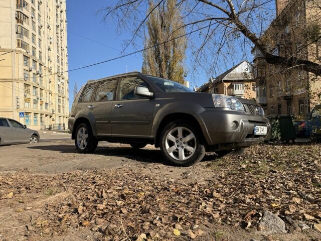 Сірий Ніссан ІксТрейл, об'ємом двигуна 2.2 л та пробігом 3 тис. км за 3850 $, фото 2 на Automoto.ua