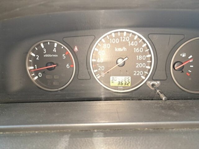 Серый Ниссан ИксТрейл, объемом двигателя 0 л и пробегом 307 тыс. км за 4000 $, фото 7 на Automoto.ua