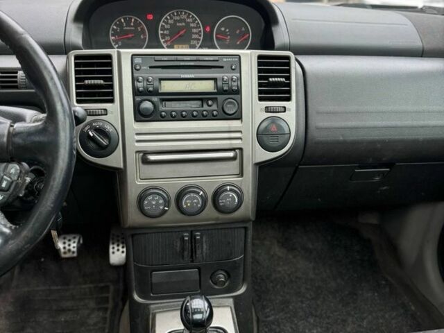 Серый Ниссан ИксТрейл, объемом двигателя 2.2 л и пробегом 191 тыс. км за 4600 $, фото 10 на Automoto.ua