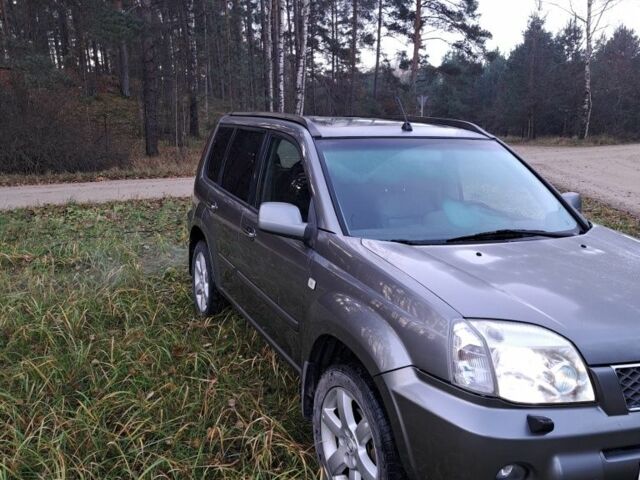 Серый Ниссан ИксТрейл, объемом двигателя 0 л и пробегом 307 тыс. км за 4000 $, фото 2 на Automoto.ua