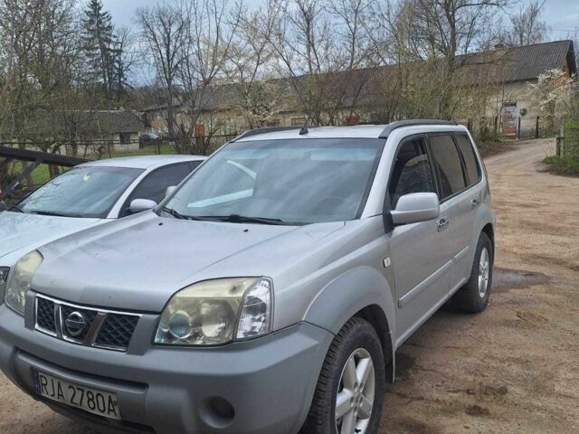 Серый Ниссан ИксТрейл, объемом двигателя 0 л и пробегом 177 тыс. км за 4200 $, фото 1 на Automoto.ua