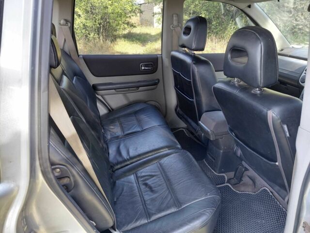 Сірий Ніссан ІксТрейл, об'ємом двигуна 2.2 л та пробігом 2 тис. км за 3399 $, фото 5 на Automoto.ua