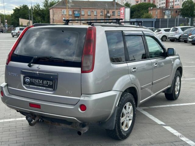 Серый Ниссан ИксТрейл, объемом двигателя 2.2 л и пробегом 230 тыс. км за 3899 $, фото 3 на Automoto.ua