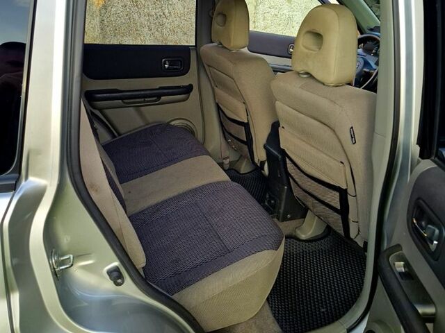 Серый Ниссан ИксТрейл, объемом двигателя 2 л и пробегом 208 тыс. км за 7300 $, фото 8 на Automoto.ua