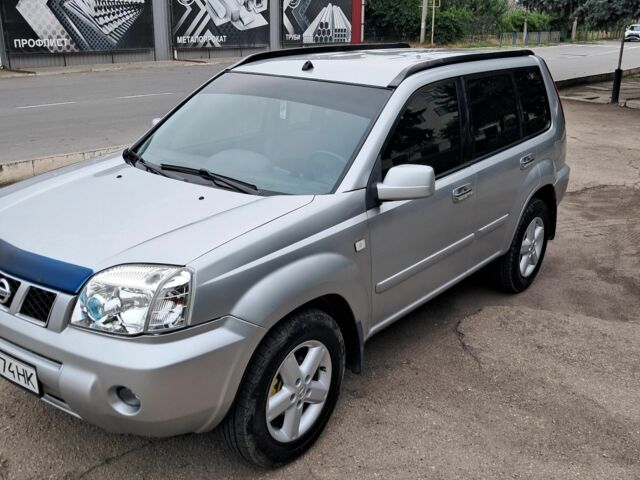 Сірий Ніссан ІксТрейл, об'ємом двигуна 0 л та пробігом 207 тис. км за 7200 $, фото 5 на Automoto.ua