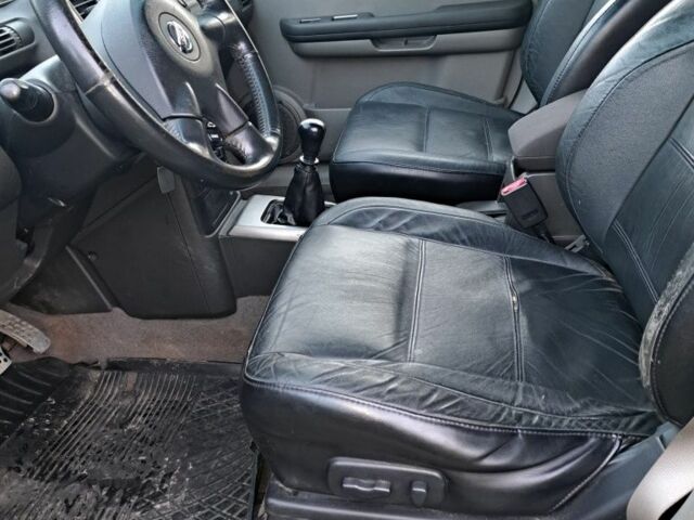 Серый Ниссан ИксТрейл, объемом двигателя 0 л и пробегом 307 тыс. км за 4000 $, фото 5 на Automoto.ua