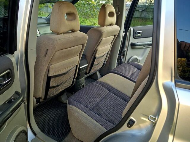 Серый Ниссан ИксТрейл, объемом двигателя 2 л и пробегом 208 тыс. км за 7300 $, фото 10 на Automoto.ua