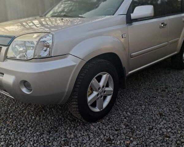 Сірий Ніссан ІксТрейл, об'ємом двигуна 2.18 л та пробігом 208 тис. км за 7200 $, фото 8 на Automoto.ua