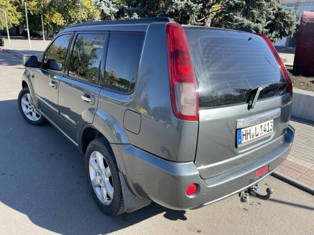Сірий Ніссан ІксТрейл, об'ємом двигуна 2.2 л та пробігом 173 тис. км за 4000 $, фото 19 на Automoto.ua