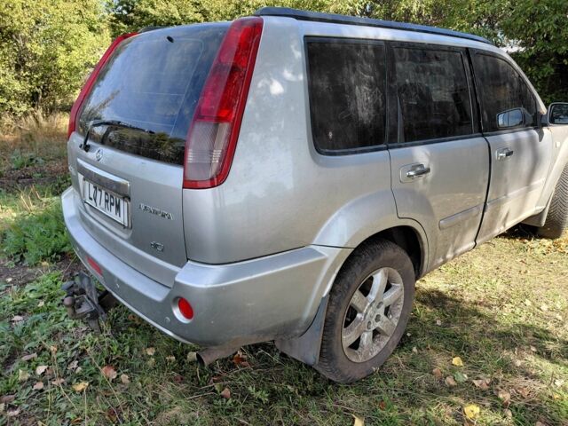 Сірий Ніссан ІксТрейл, об'ємом двигуна 2.2 л та пробігом 2 тис. км за 3399 $, фото 3 на Automoto.ua