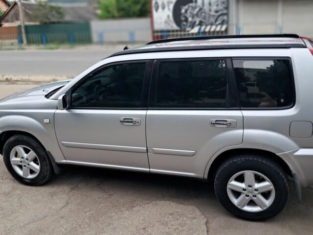 Сірий Ніссан ІксТрейл, об'ємом двигуна 0 л та пробігом 207 тис. км за 7200 $, фото 7 на Automoto.ua