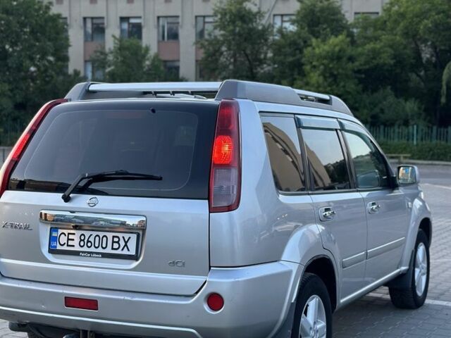 Серый Ниссан ИксТрейл, объемом двигателя 2.2 л и пробегом 349 тыс. км за 5650 $, фото 2 на Automoto.ua