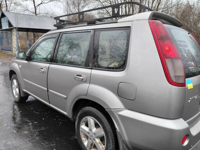 Серый Ниссан ИксТрейл, объемом двигателя 2.2 л и пробегом 485 тыс. км за 3500 $, фото 2 на Automoto.ua