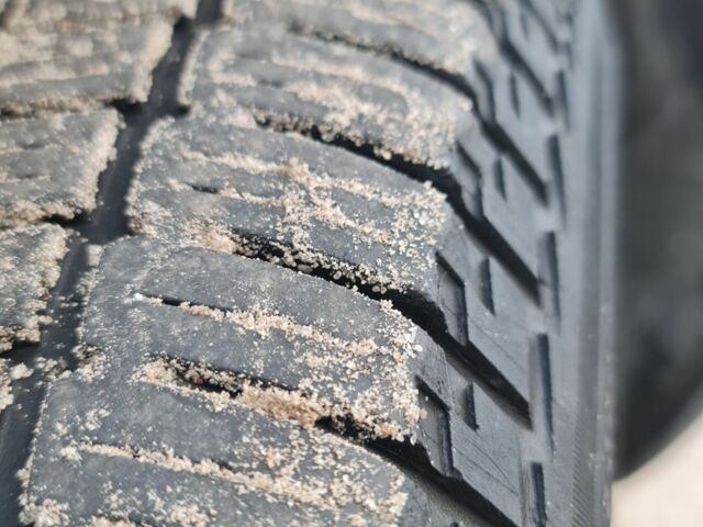 Серый Ниссан ИксТрейл, объемом двигателя 2.2 л и пробегом 300 тыс. км за 4900 $, фото 2 на Automoto.ua